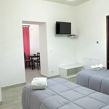 Ellenica 3*